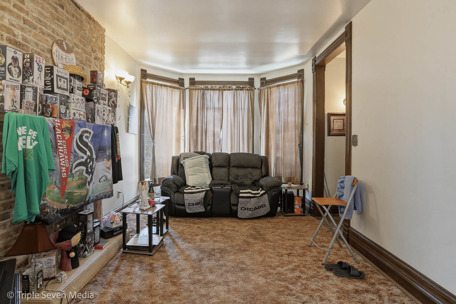3315 South Wood Street Chicago, IL 60608 - Photo 65 of 80 a room with furniture and gym equipment