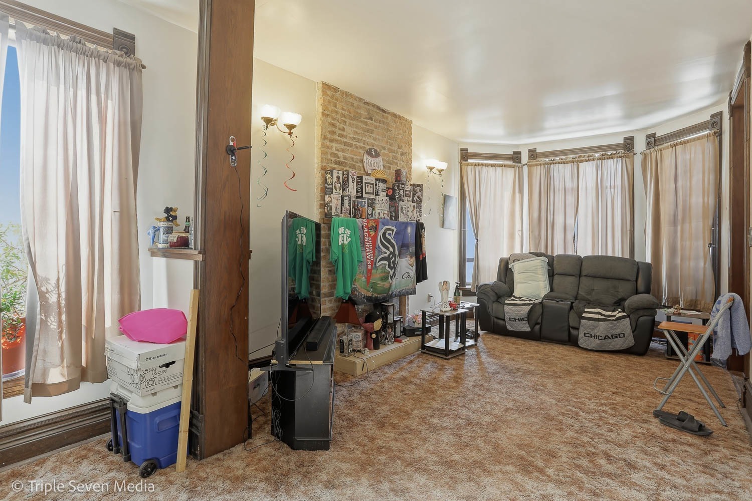 3315 South Wood Street Chicago, IL 60608 - Photo 66 of 80 a living room with furniture and a window