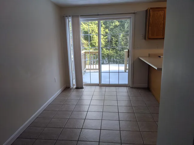 $2,250 | 24 Dakota Drive, Unit 242, Fremont, NH 03044