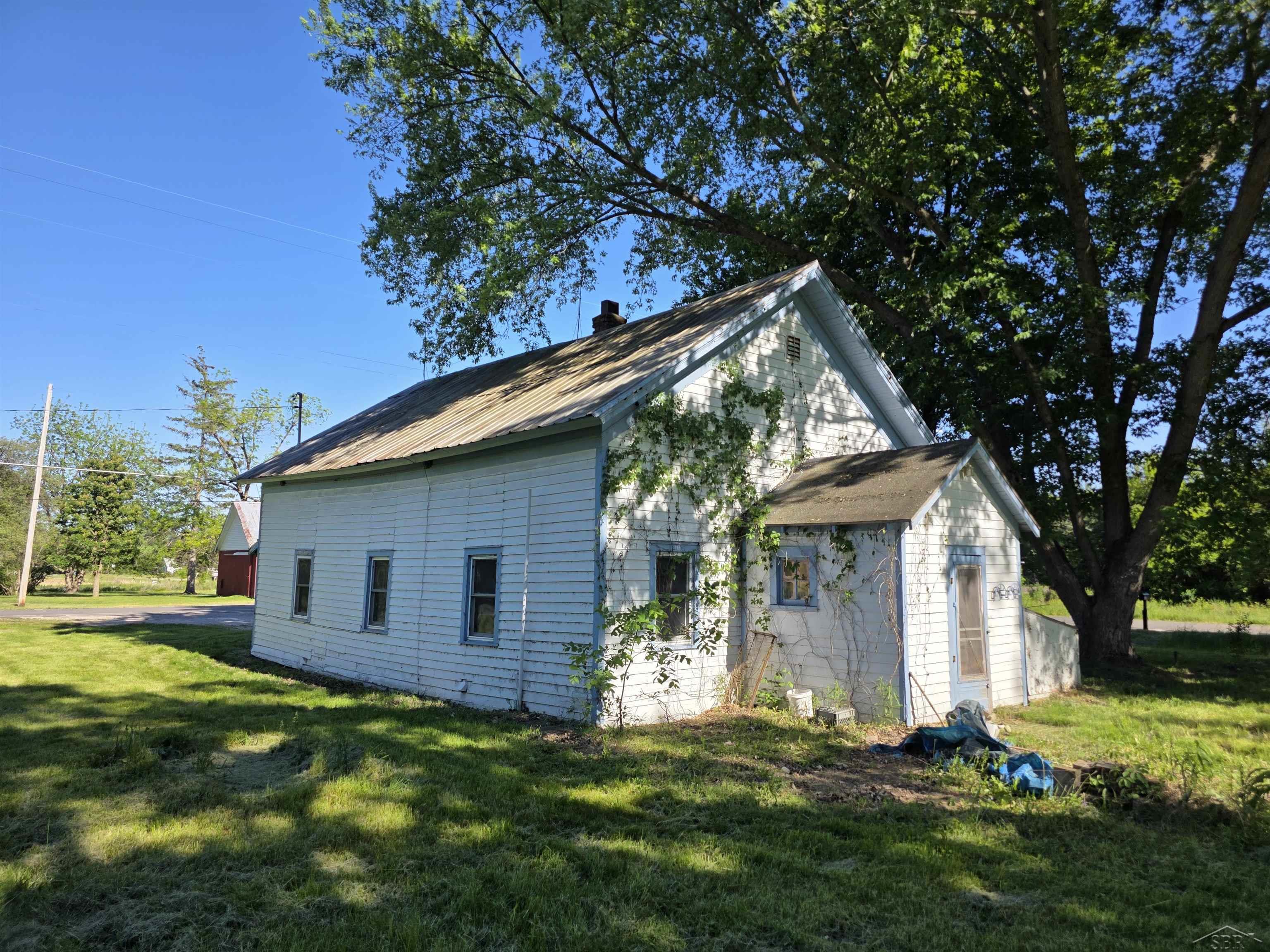 507 North 9 Mile Road Sanford, MI 48657 - Photo 5 of 7