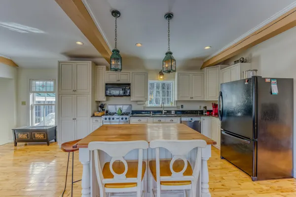 $1,299,900 | 81 Meadow Lane, North Woodstock, NH 03262