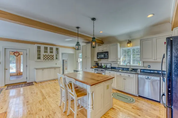 $1,299,900 | 81 Meadow Lane, North Woodstock, NH 03262