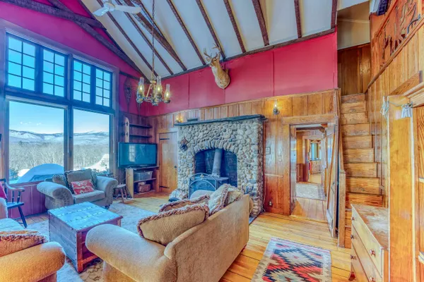 $1,299,900 | 81 Meadow Lane, North Woodstock, NH 03262