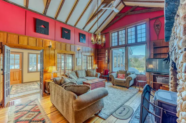 $1,299,900 | 81 Meadow Lane, North Woodstock, NH 03262