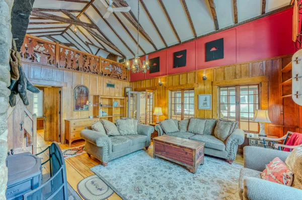 $1,299,900 | 81 Meadow Lane, North Woodstock, NH 03262
