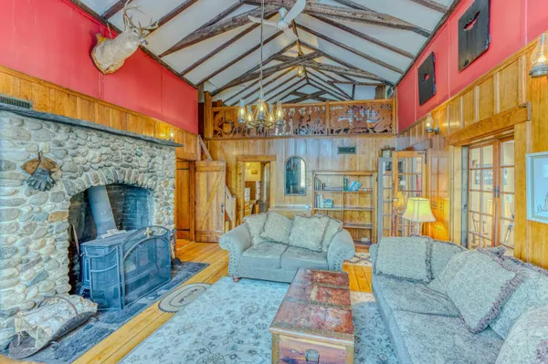 $1,299,900 | 81 Meadow Lane, North Woodstock, NH 03262