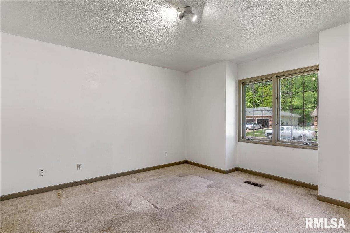 1204 Harmony Court Springfield, IL 62703 - Photo 24 of 35