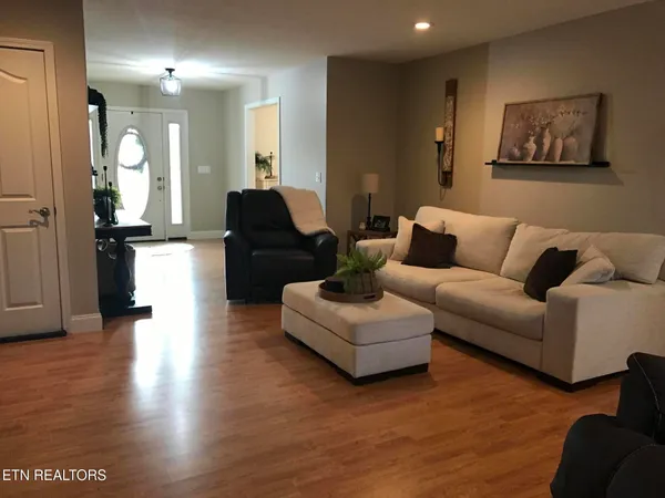 $649,900 | 131 East Lane, Jamestown, TN 38556