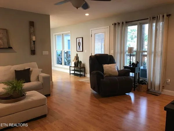 $649,900 | 131 East Lane, Jamestown, TN 38556