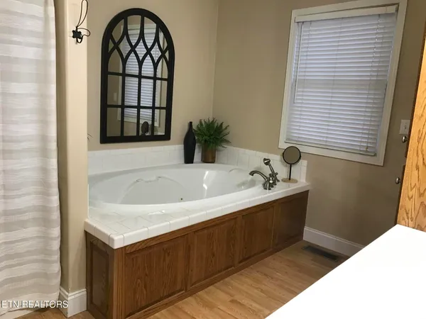 $649,900 | 131 East Lane, Jamestown, TN 38556