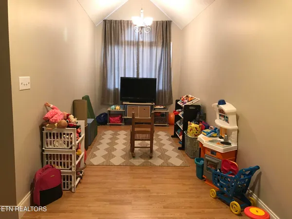 $649,900 | 131 East Lane, Jamestown, TN 38556