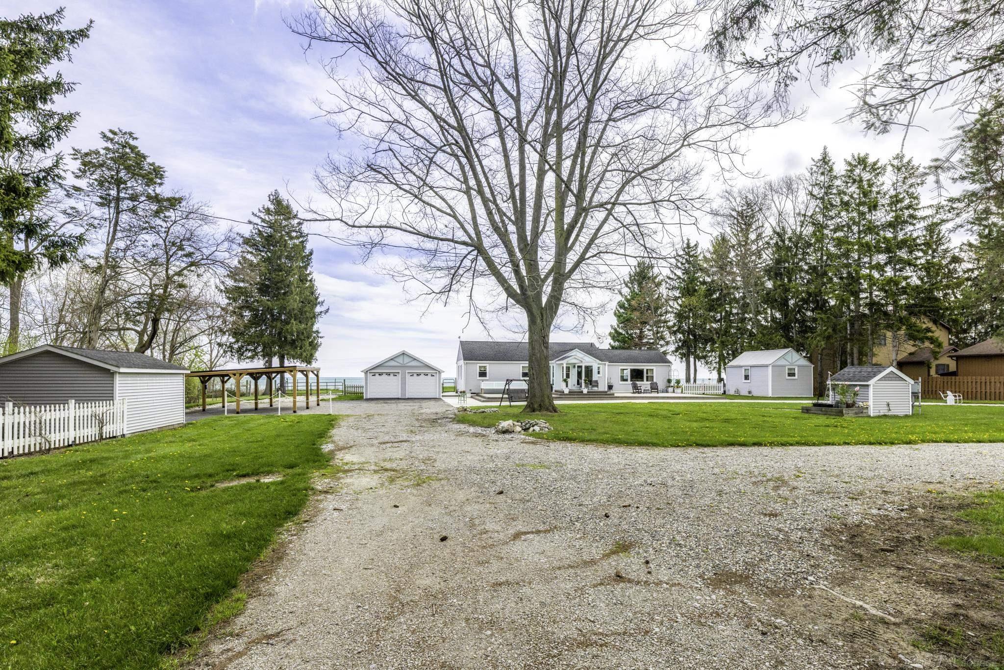6655 Lakeshore Road Lexington, MI 48450 - Photo 10 of 99