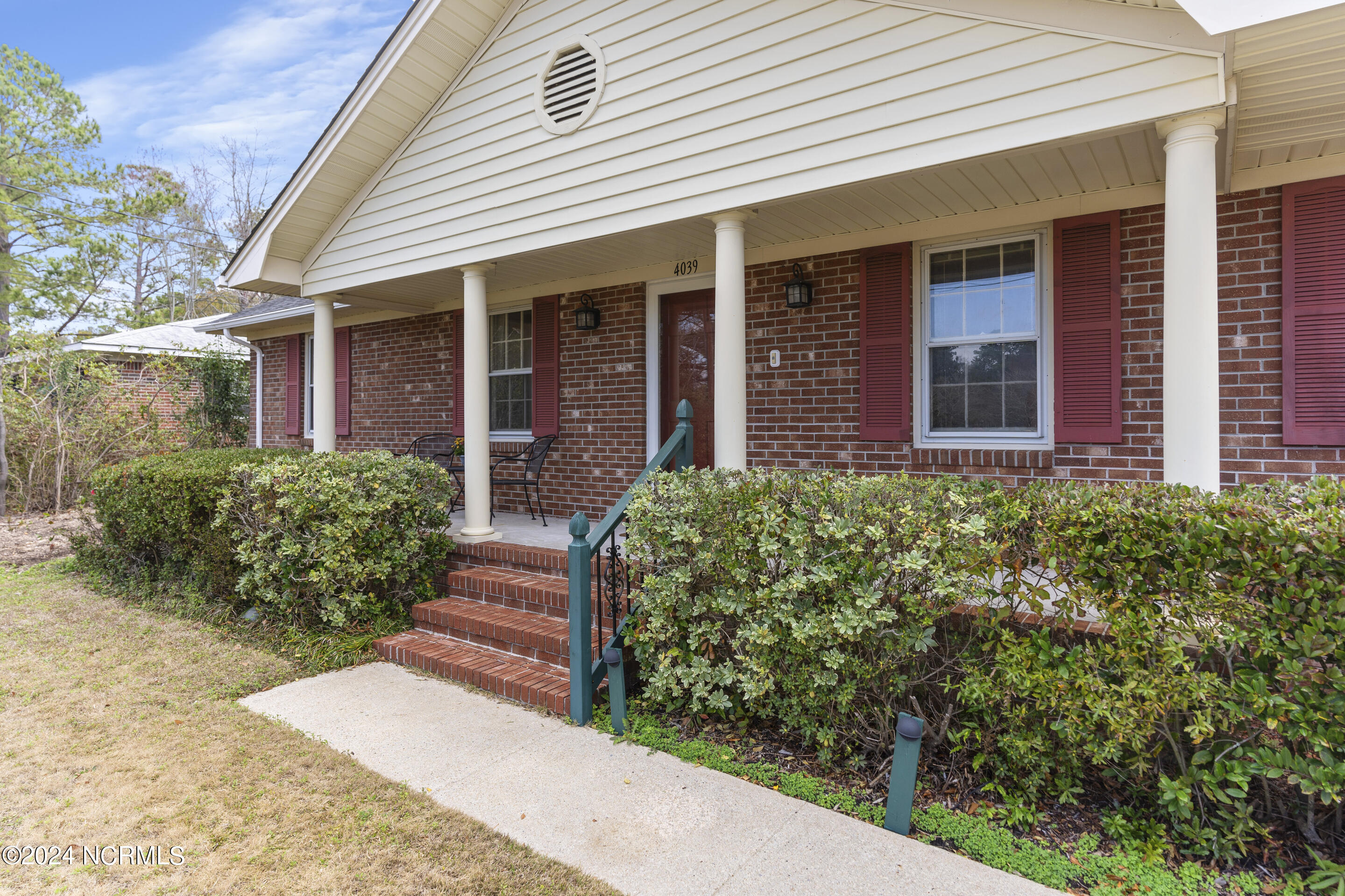 4039 Halifax Road Wilmington, NC 28403 - Photo 3 of 41 01front3