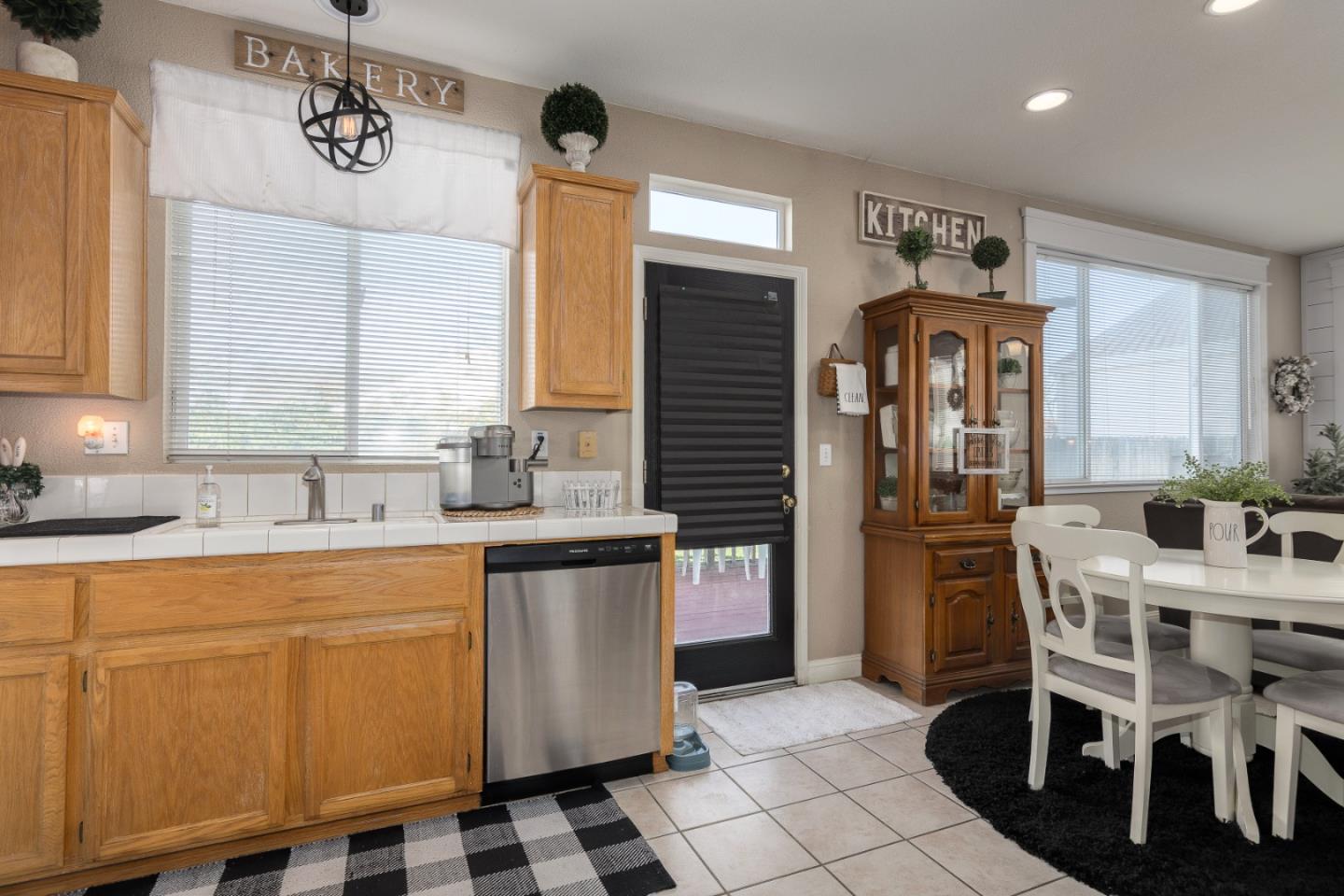 712 Allender Way Rio Vista, CA 94571 - Photo 10 of 31 Gallery Image 10