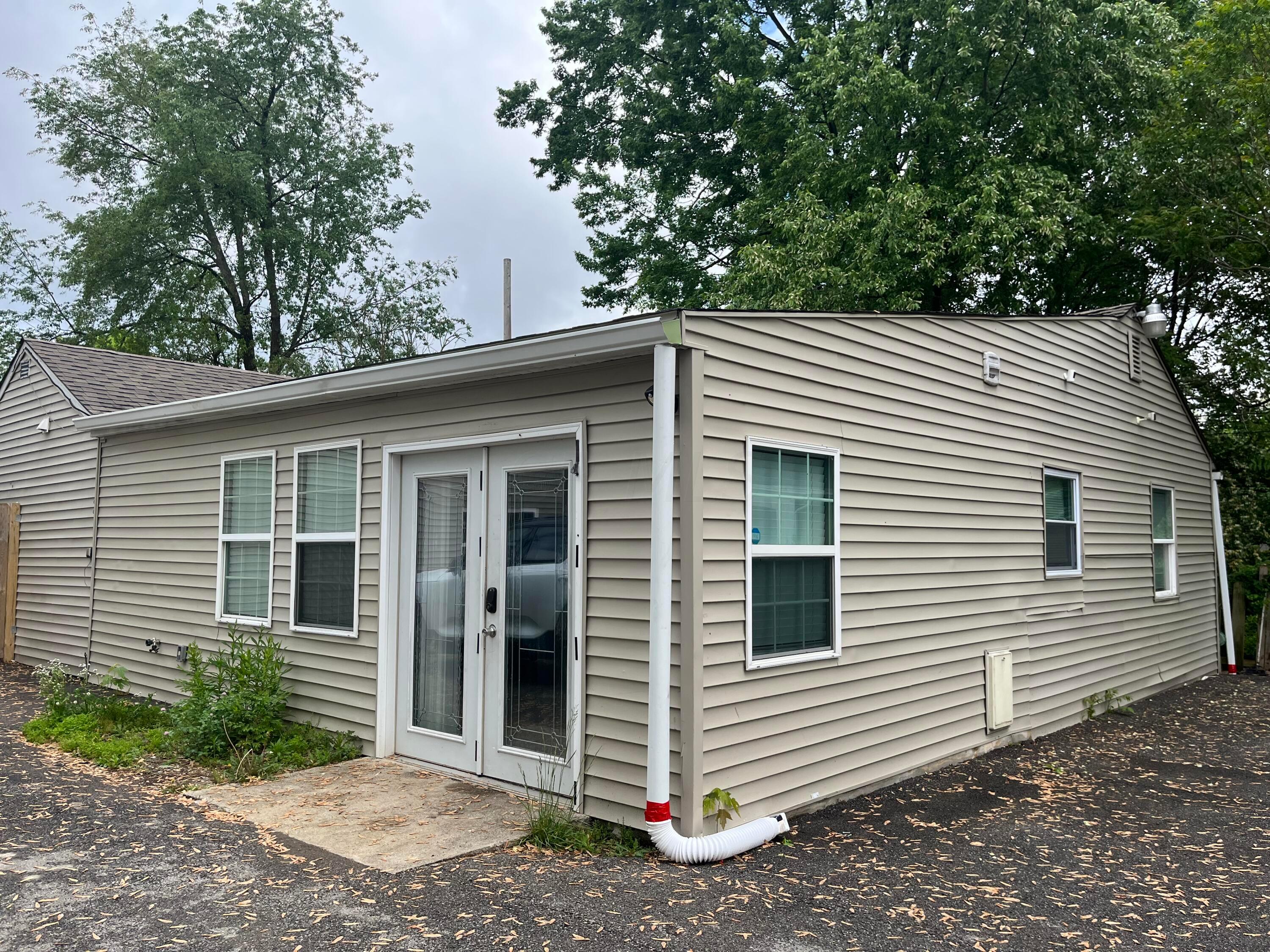 1715 Courtright Road Columbus, OH 43227 - Photo 3 of 16 5A3EC532-FA1E-4C71-9C64-9D608151D9DE