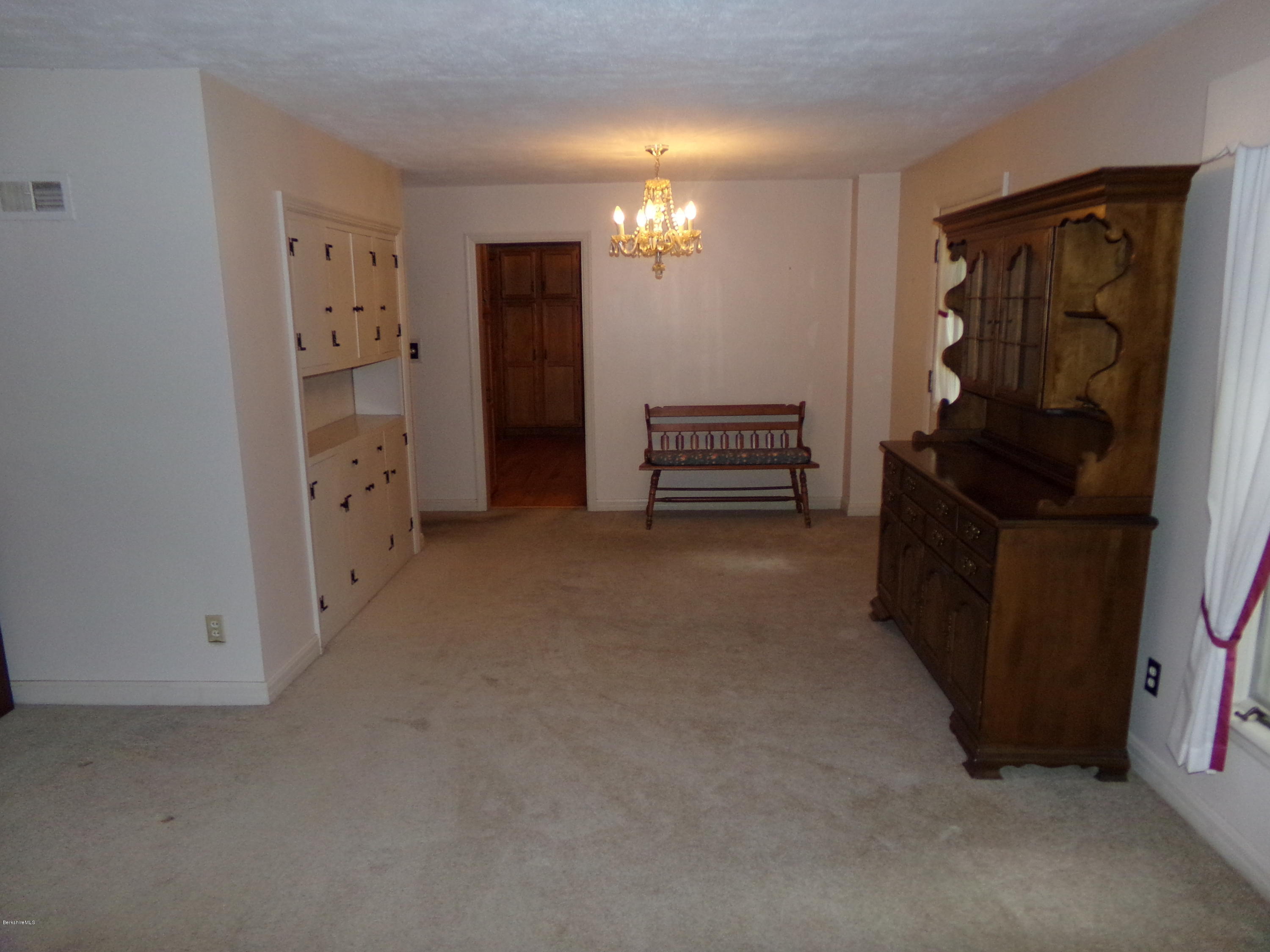 197 Holmes Road Pittsfield, MA 01201 - Photo 8 of 25 109_0019