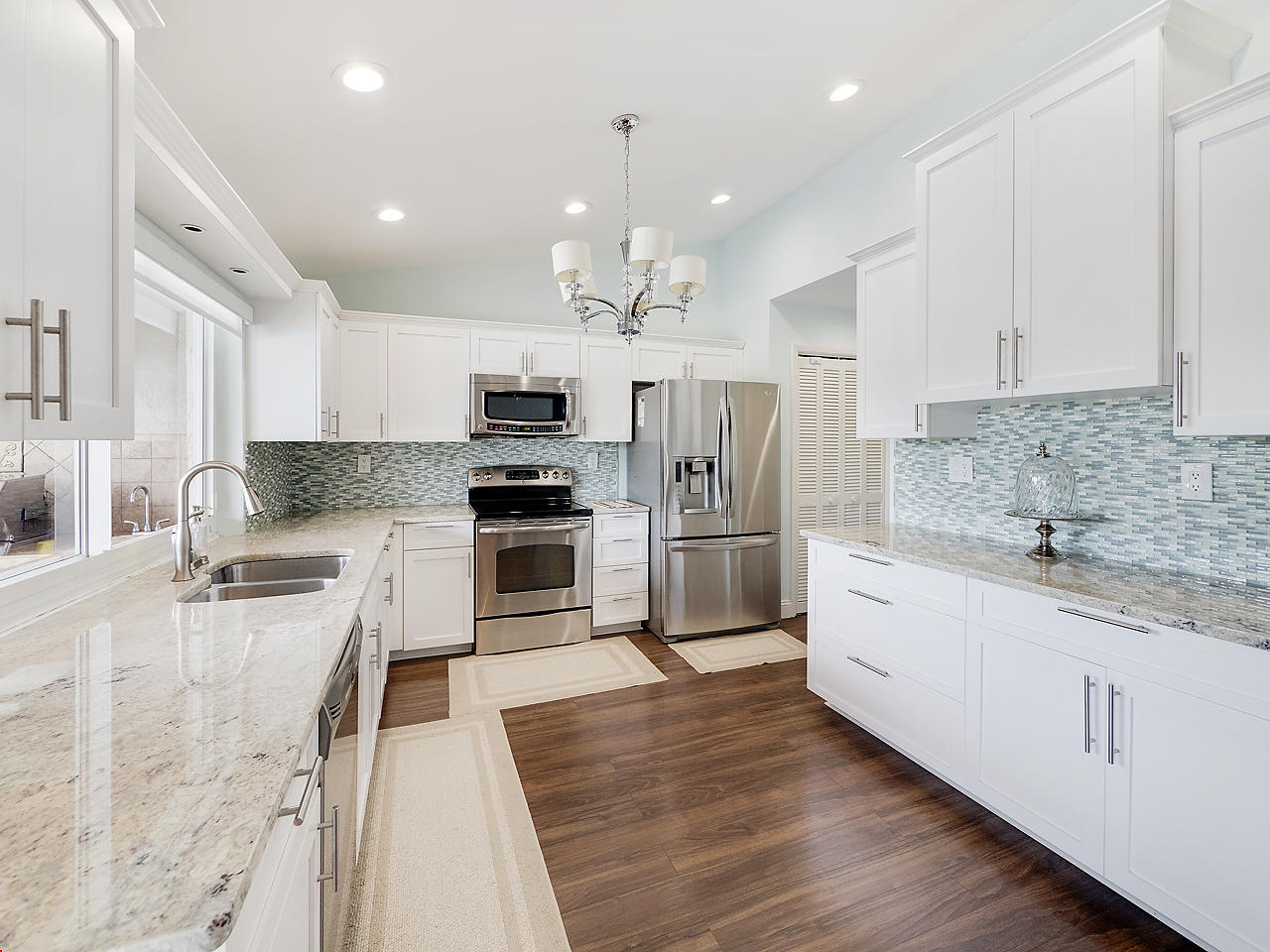 2621 Northwest 39th Street Boca Raton, FL 33434 - Photo 3 of 32 Kitchen