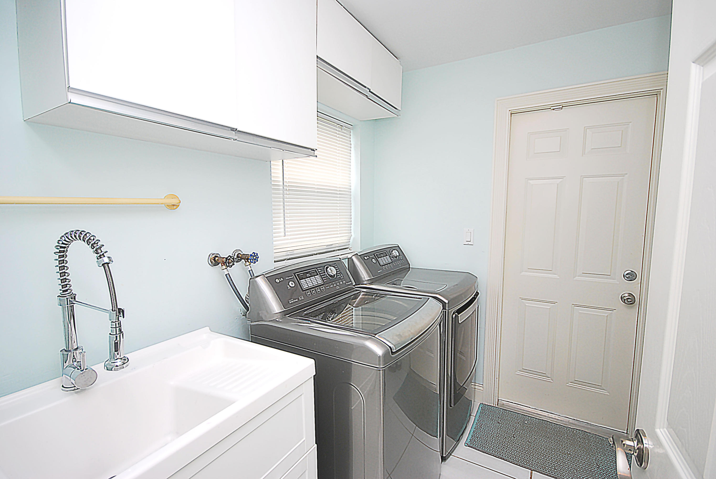 2621 Northwest 39th Street Boca Raton, FL 33434 - Photo 9 of 32 Laundry Room