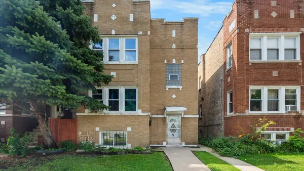 $1,350 | 5311 West Henderson Street, Unit G, Chicago, IL 60641