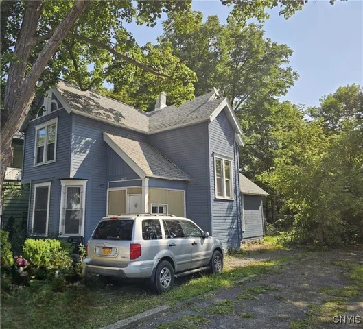 $118,500 | 2615 Midland Avenue, Syracuse, NY 13205