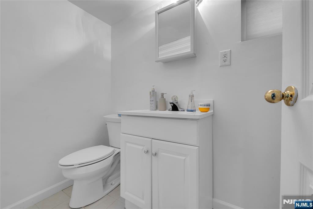 728 Stewart Street Ridgefield, NJ 07657 - Photo 31 of 32 Gallery Image 31