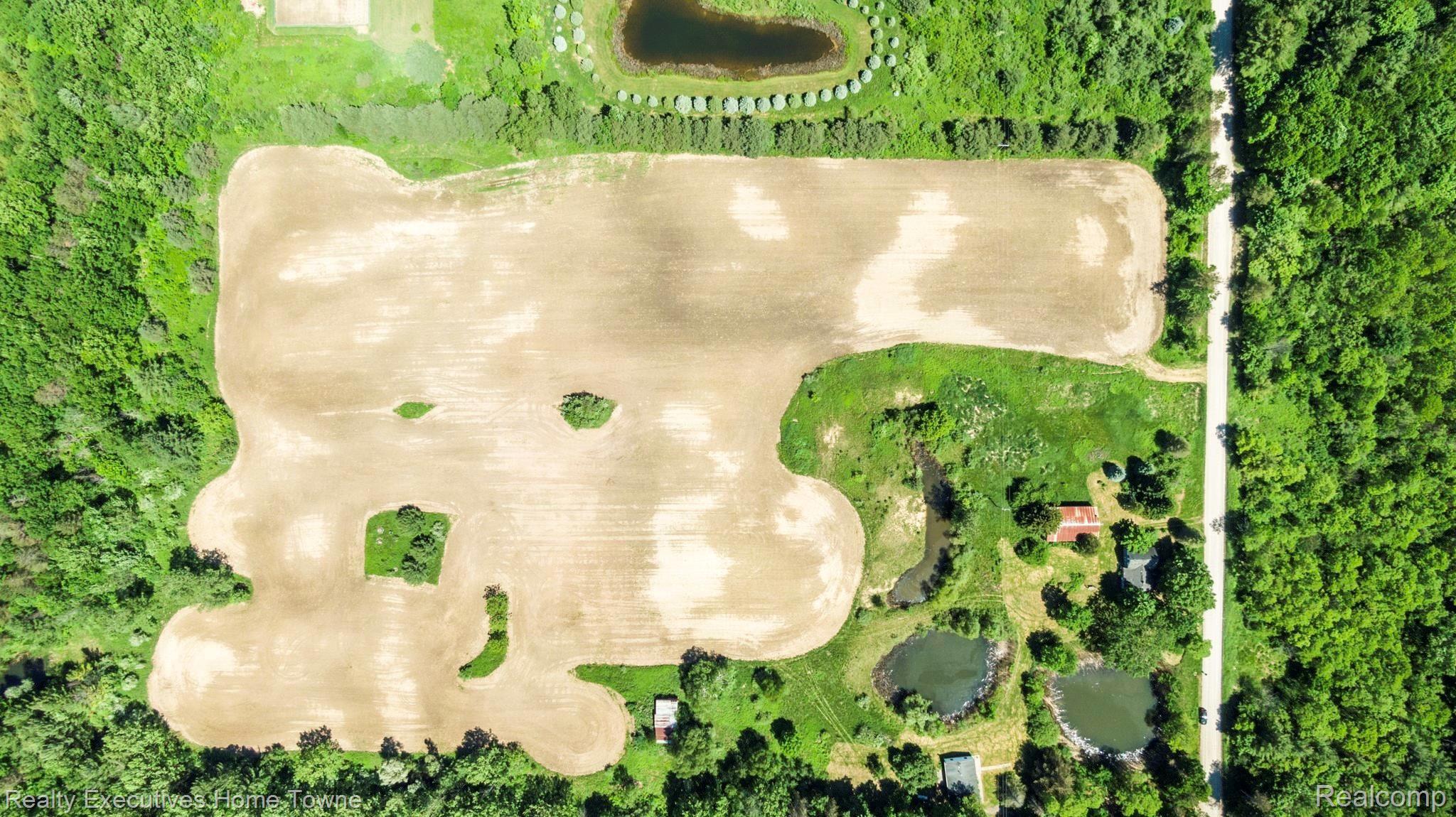 6899 Gibbons Road Jeddo, MI 48032 - Photo 5 of 22 6889 Gibbons-4.jpg