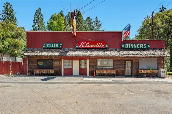 $525,000 | 21375 Main Street, Lakehead, CA 96051