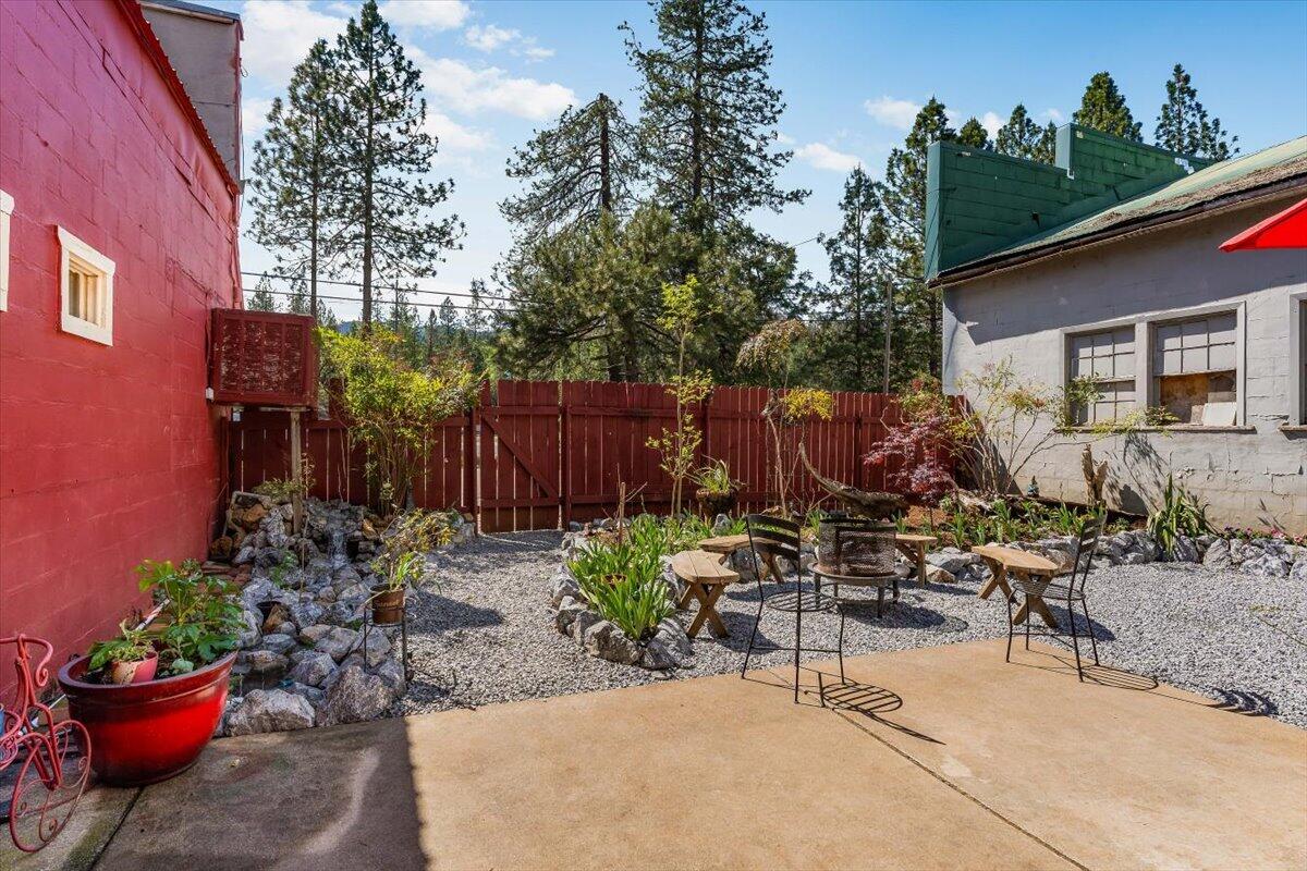 21375 Main Street Lakehead, CA 96051 - Photo 13 of 45 38-Klub Klondike Patio 5