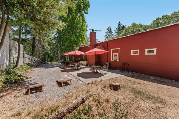$525,000 | 21375 Main Street, Lakehead, CA 96051