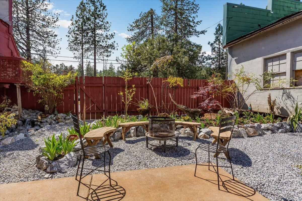 21375 Main Street Lakehead, CA 96051 - Photo 41 of 45 37-Klub Klondike Patio 4