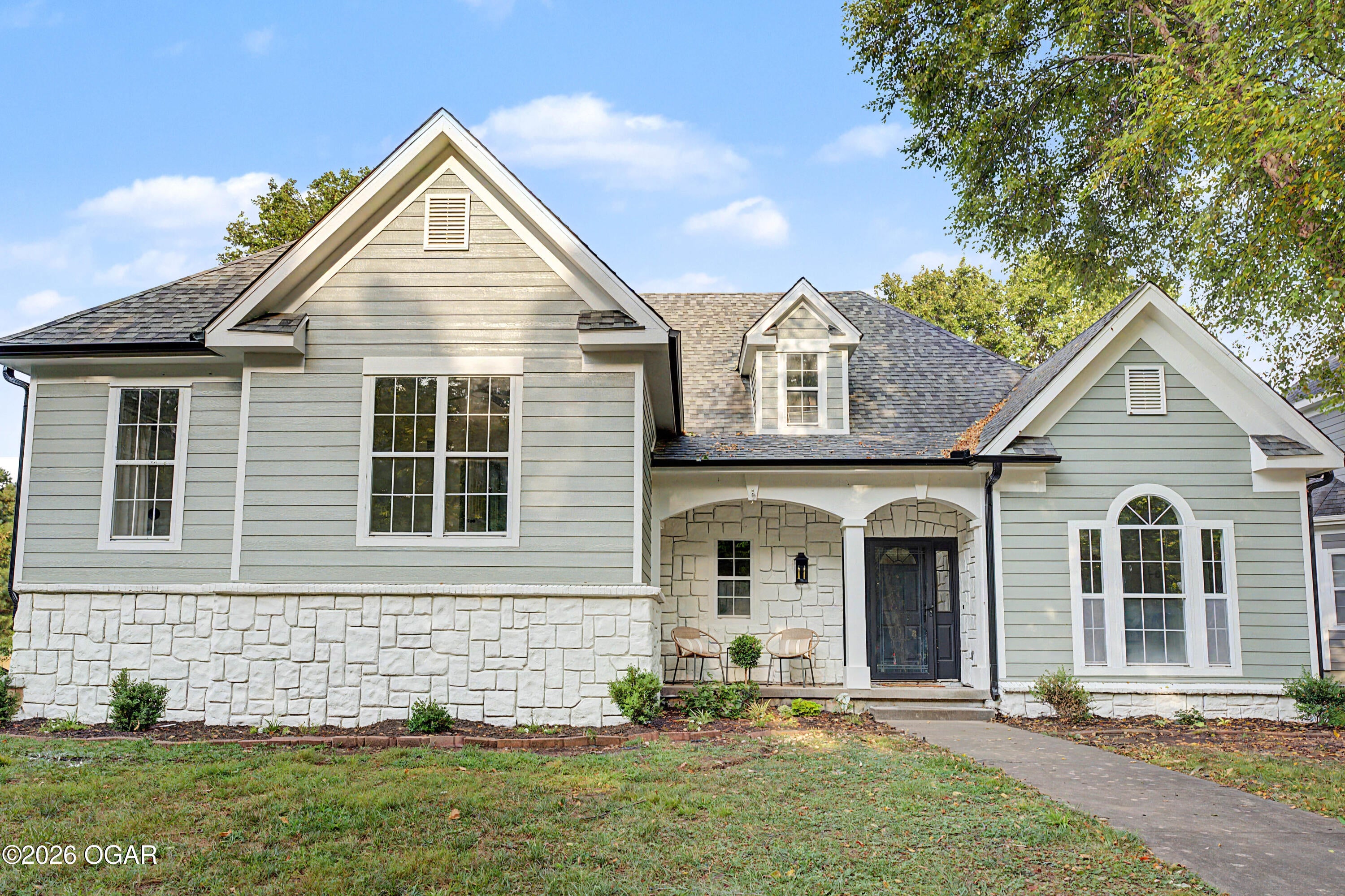 825 Colonial Road Webb City, MO 64870 - Photo 2 of 47 Gallery Image 2