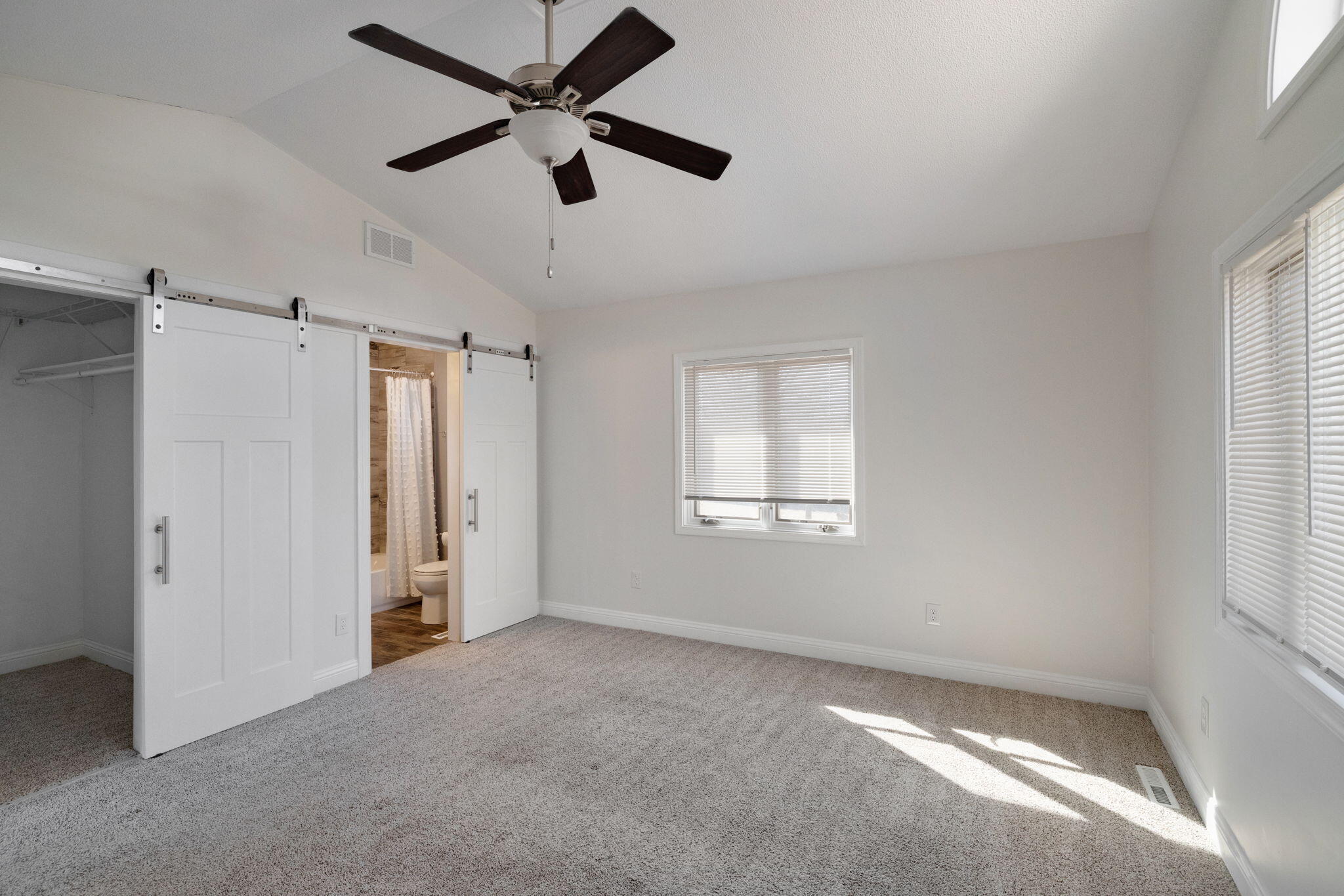 1886 Loganberry Lane Crown Point, IN 46307 - Photo 14 of 24 2048x1365