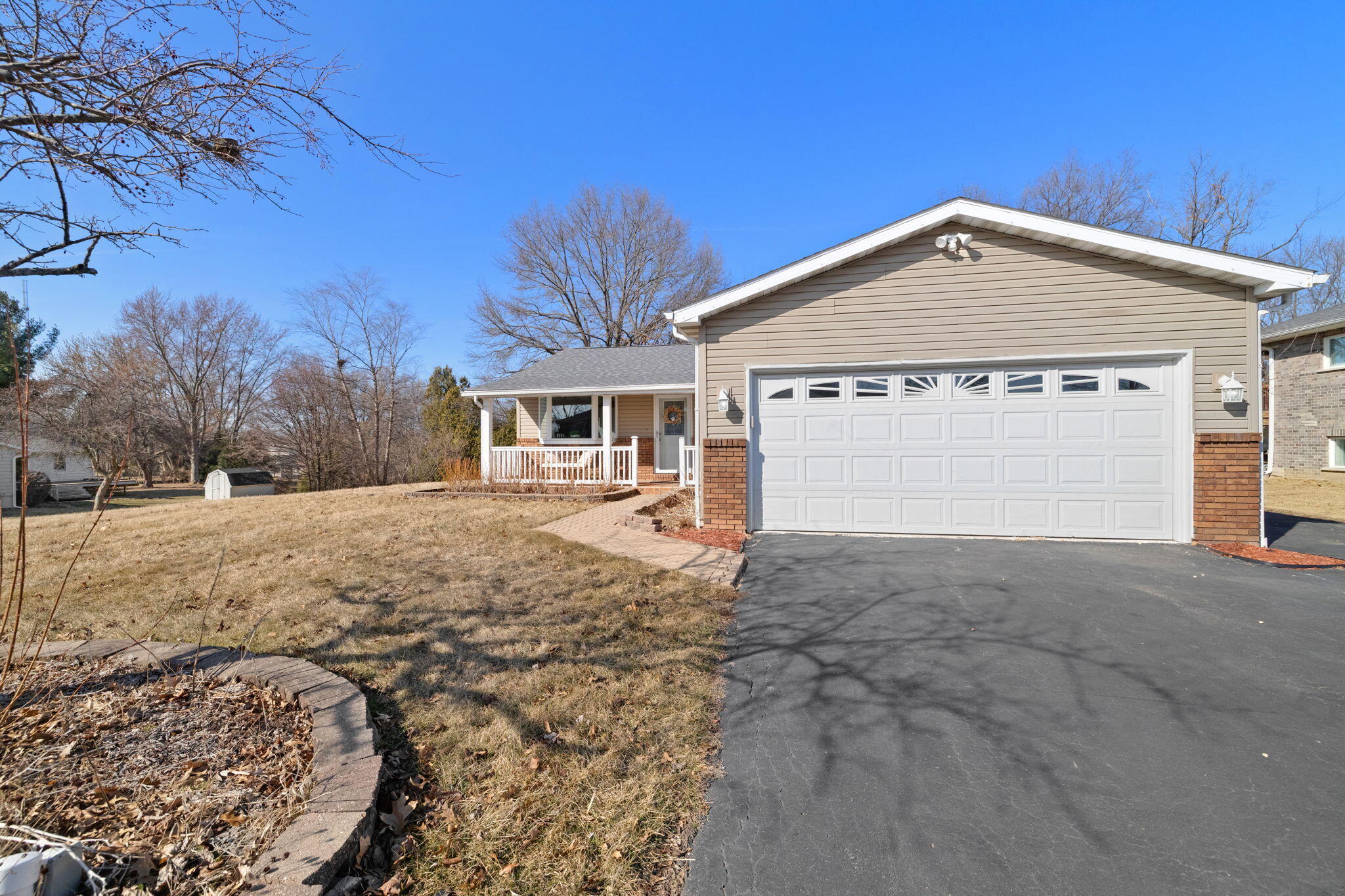 1886 Loganberry Lane Crown Point, IN 46307 - Photo 2 of 24 2048x1365