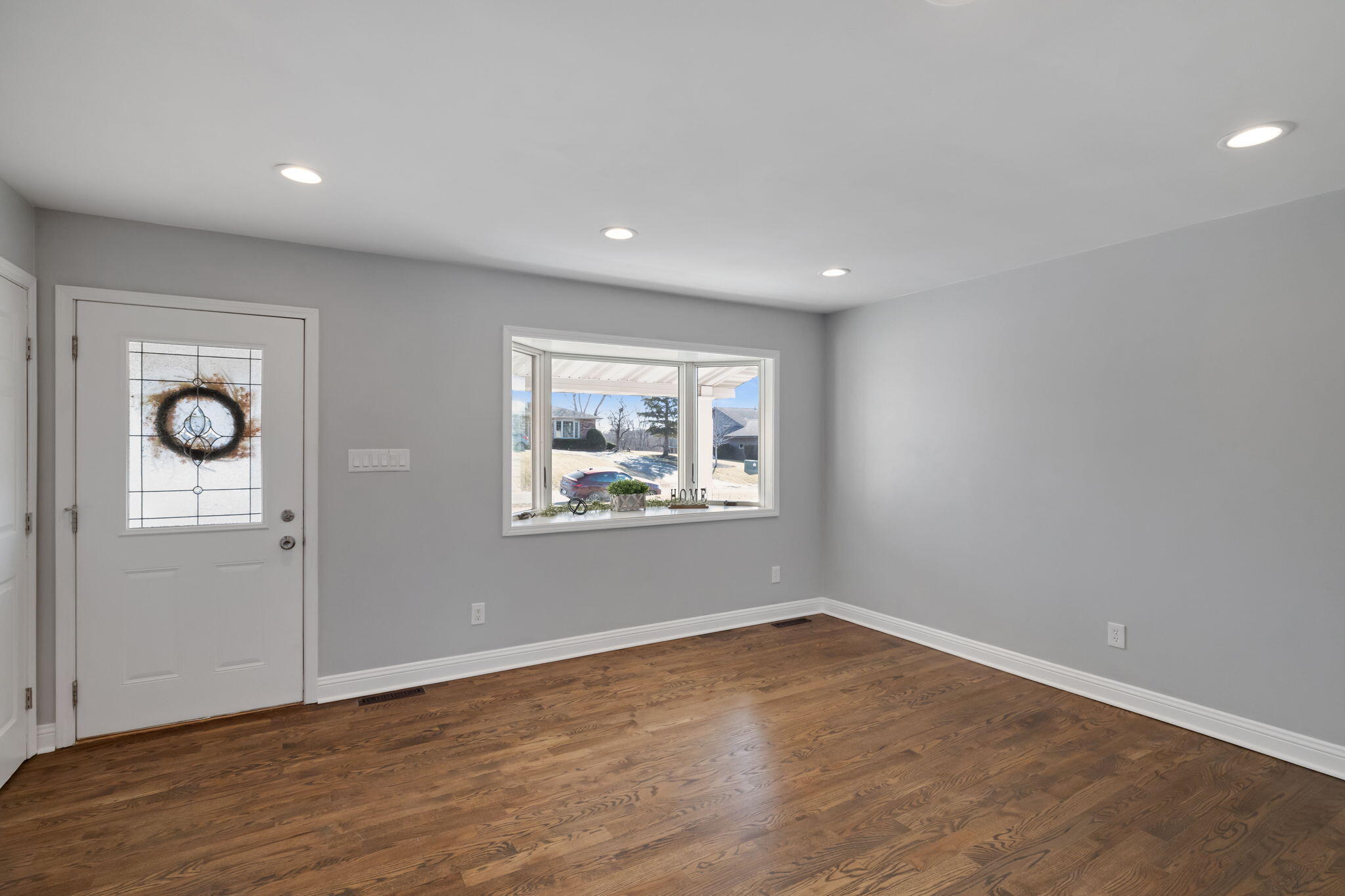 1886 Loganberry Lane Crown Point, IN 46307 - Photo 5 of 24 2048x1365