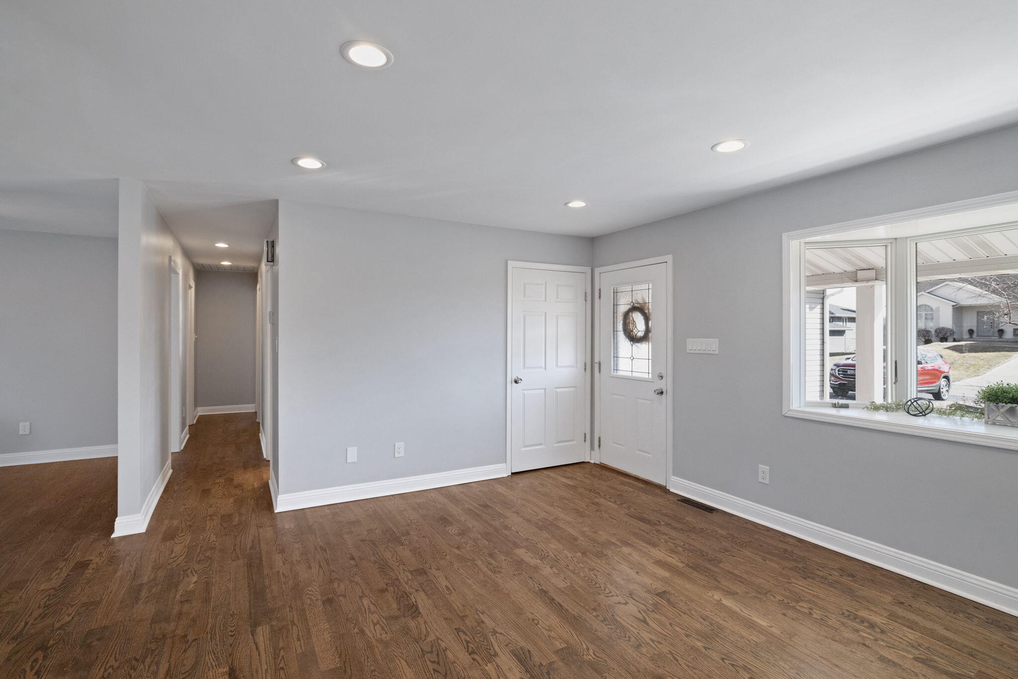 1886 Loganberry Lane Crown Point, IN 46307 - Photo 6 of 24 2048x1365