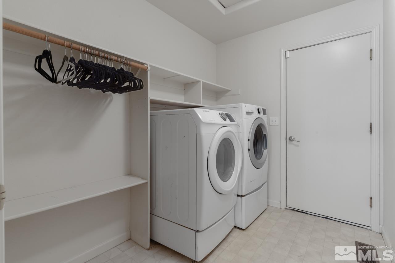 17040 Castle Pine Drive Reno, NV 89511 - Photo 22 of 31 a utility room with dryer and washer