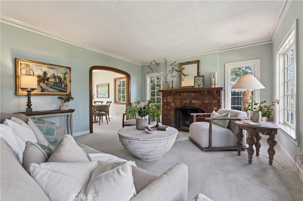 1409 Laurel Street South Pasadena, CA 91030 - Photo 2 of 21 Living Room
