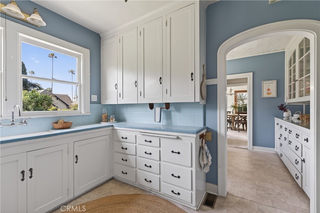 1409 Laurel Street South Pasadena, CA 91030 - Photo 4 of 21 Kitchen and Breakfast Room