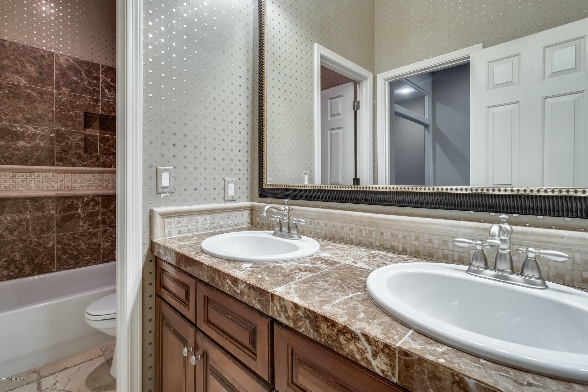 18352 Verdin Road Goodyear, AZ 85338 - Photo 12 of 32 Gallery Image 12