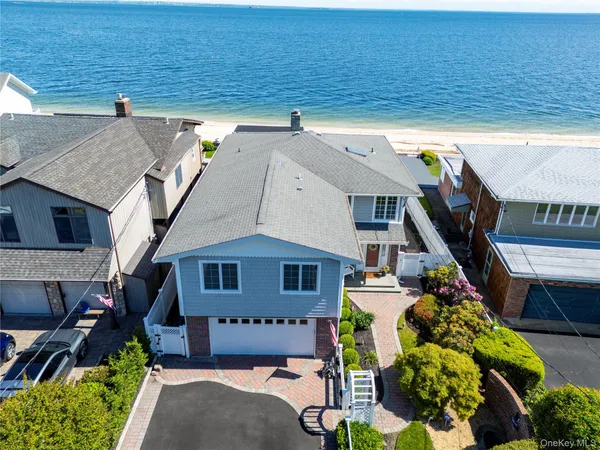 $2,350,000 | 19 Oak Shore Drive, Bayville, NY 11709