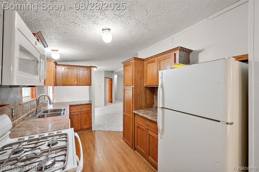 5354 Rensselear Drive Lapeer, MI 48446 - Photo 6 of 46