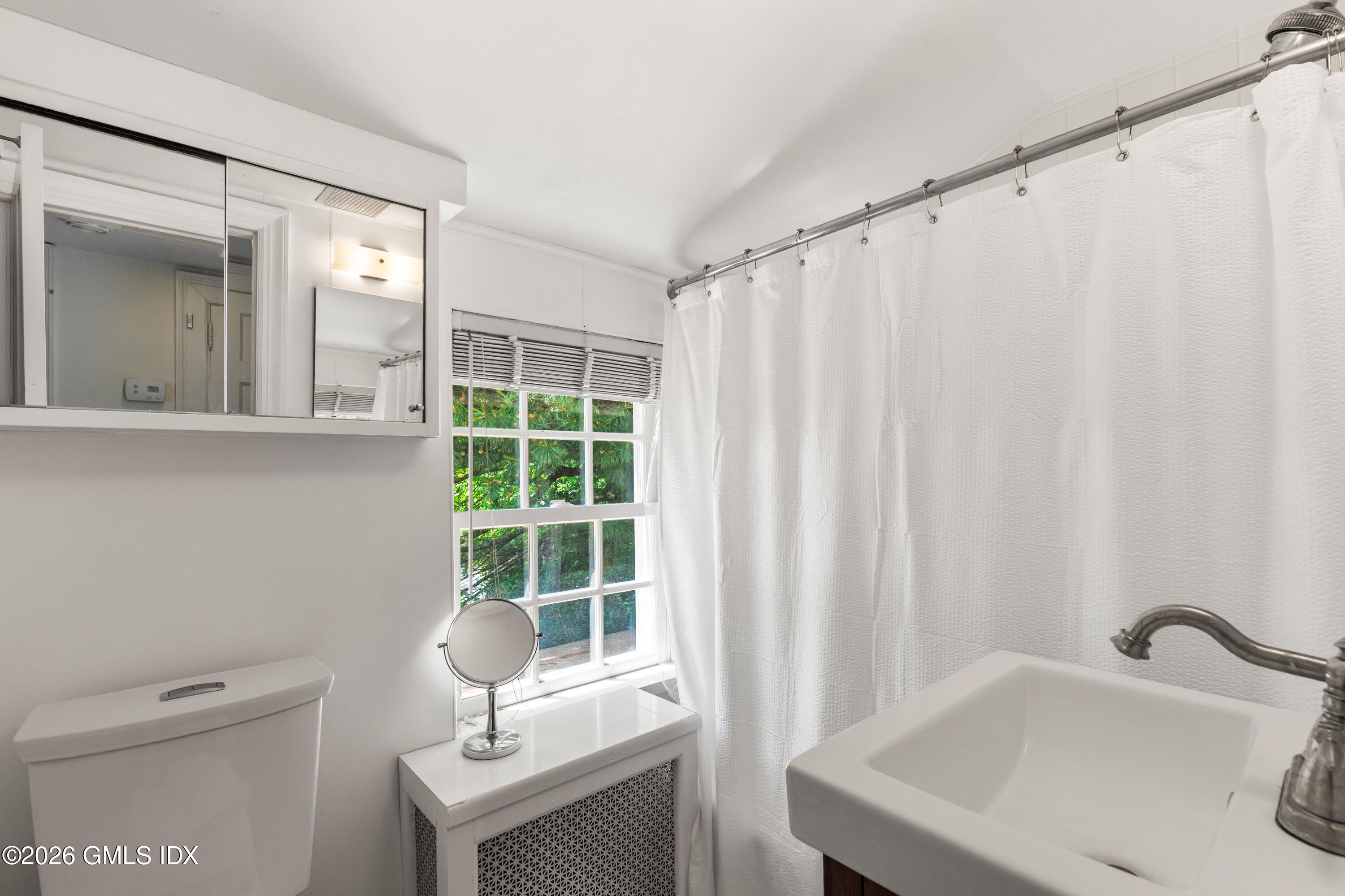 456 Round Hill Road Greenwich, CT 06831 - Photo 27 of 33 Cottage