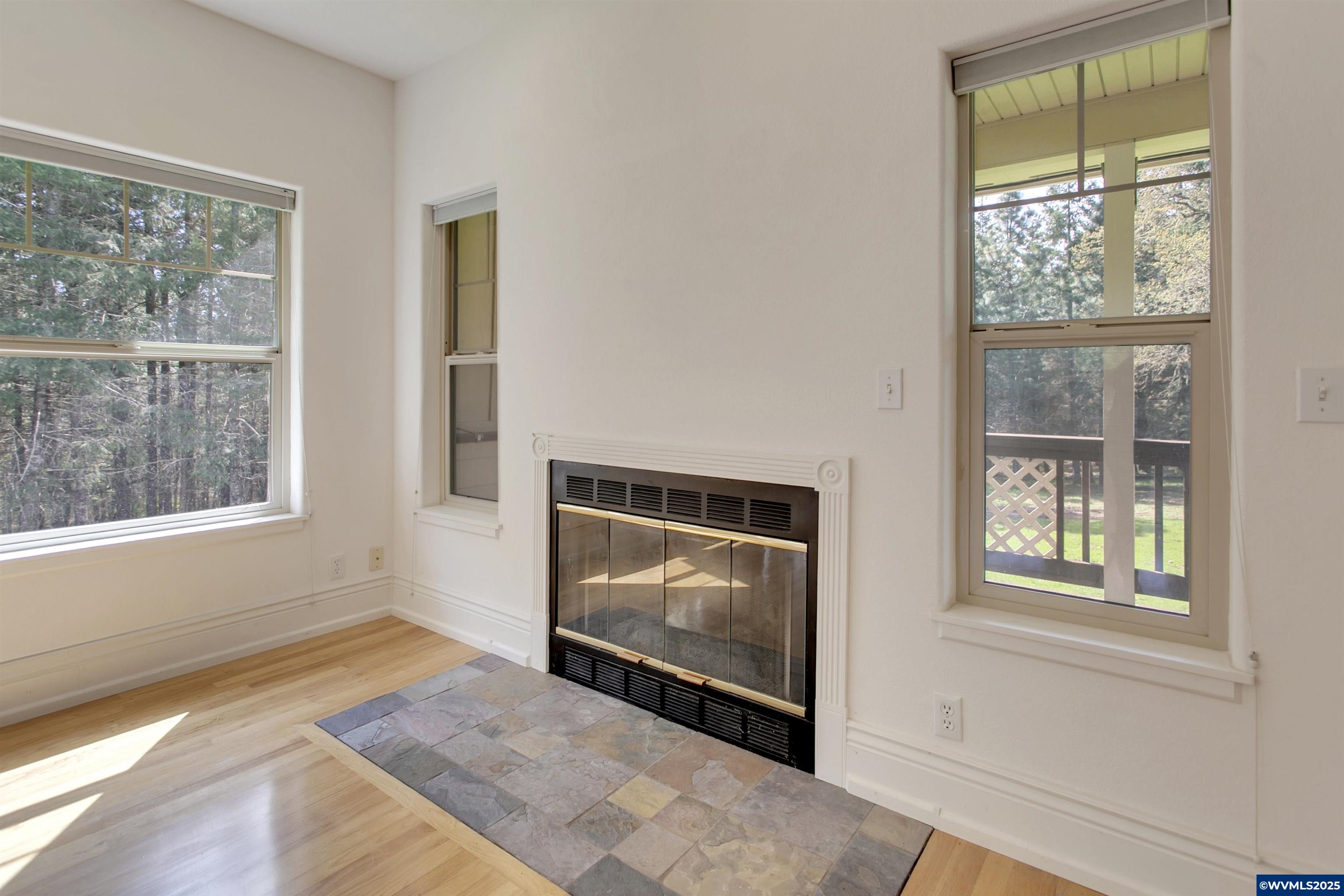 17234 Oakdale Road Dallas, OR 97338 - Photo 8 of 48