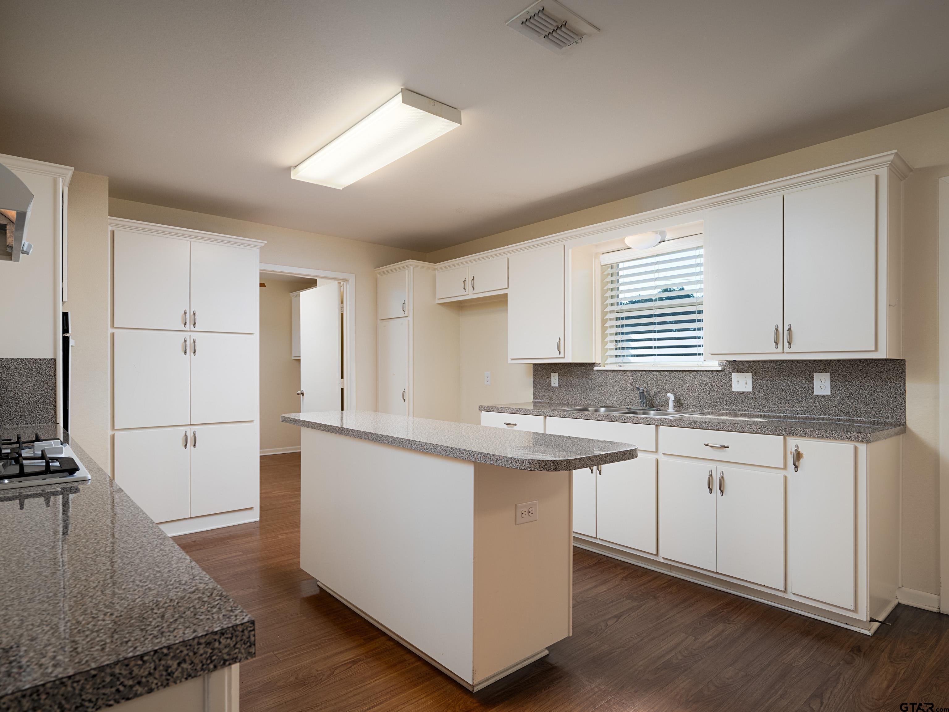 112 Noonday Road Chandler, TX 75758 - Photo 11 of 25