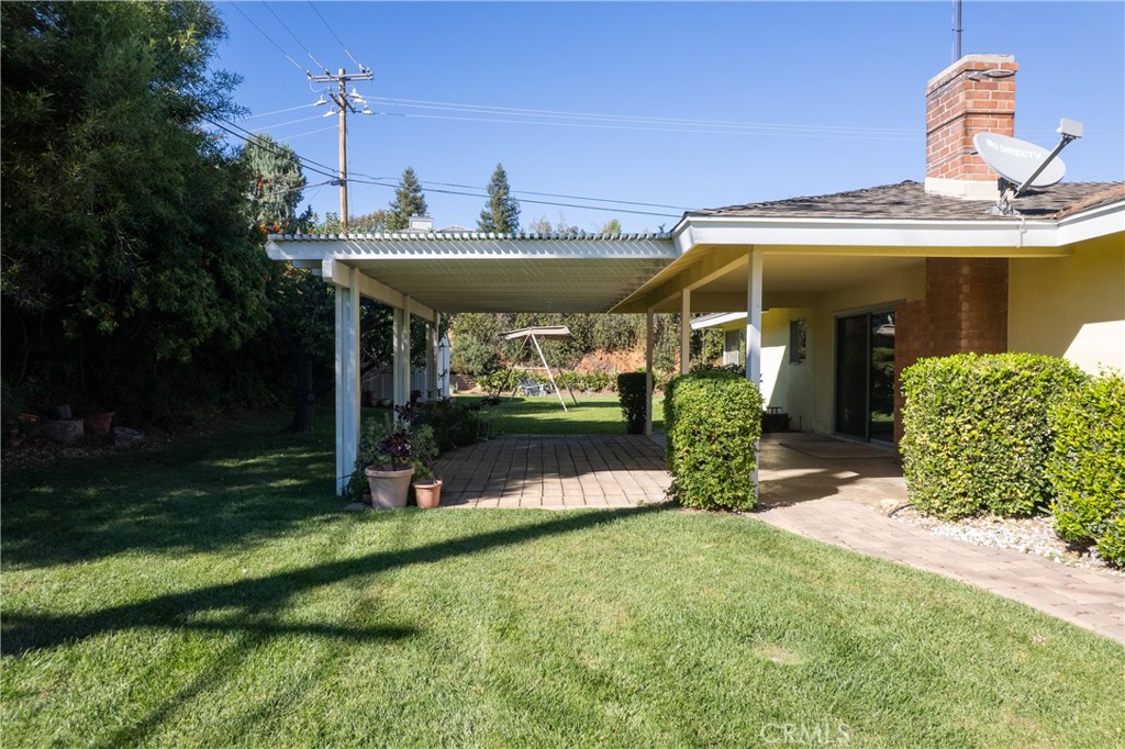 12952 Club Drive Redlands, CA 92373 - Photo 5 of 35 a view of a porch with a table and chairs