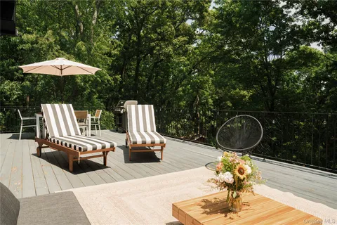 $995,000 | 17 Belcher Road, Warwick, NY 10990