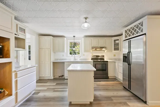 $469,000 | 28 Holly Drive, Gardner, MA 01440