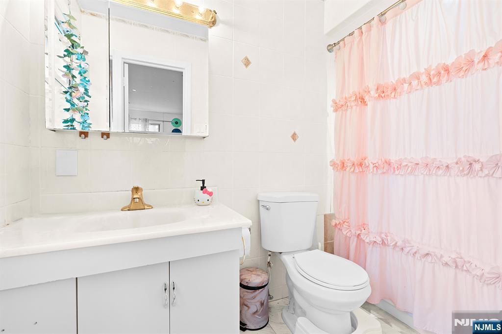 210 Alps Road Wayne, NJ 07470 - Photo 20 of 31