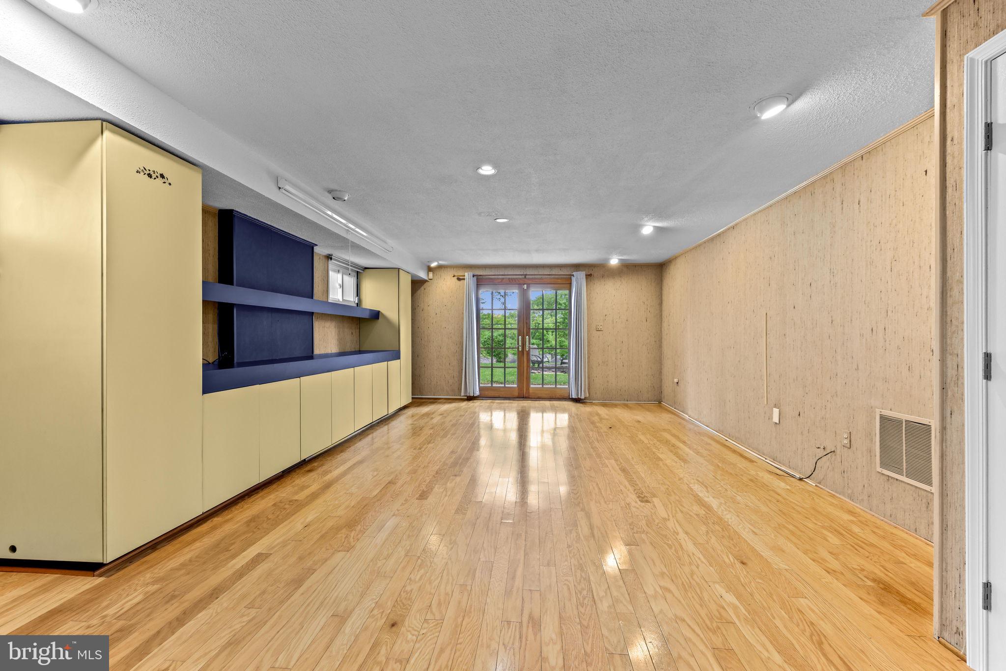 8227 Brattle Road Pikesville, MD 21208 - Photo 25 of 40