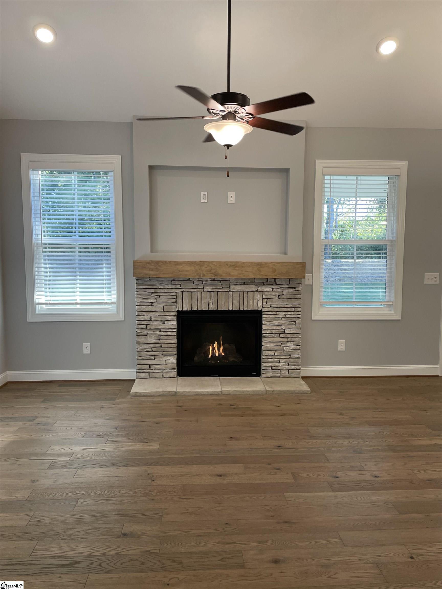 202 Mayfly Way Simpsonville, SC 29680 - Photo 2 of 11 Gallery Image 2